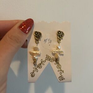 Elegant Gold and Pearl Drop Earrings